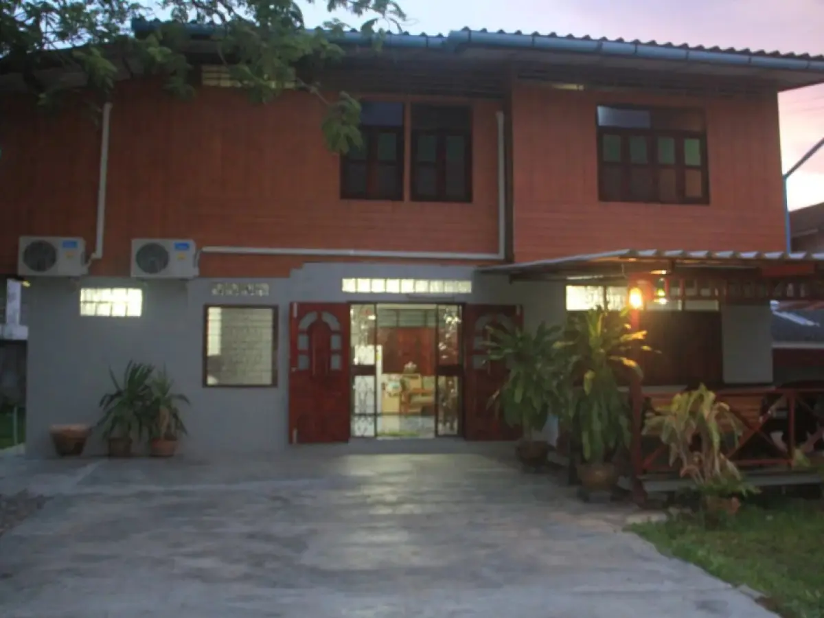 The Old Hostel Suratthani