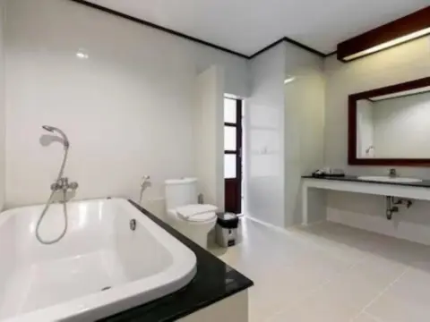 The President Hotel at Chokchai 4 - Photo 2