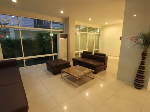 The Royal Bee Apart Hotel - Photo 2