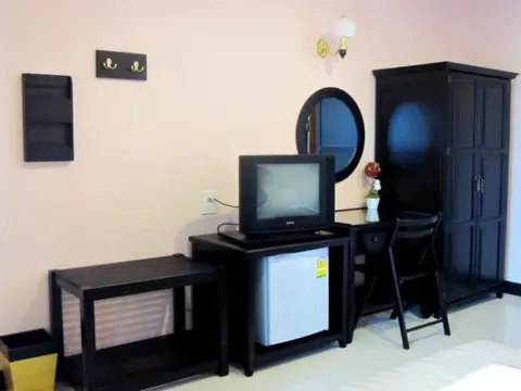 The Victory Hotel - Photo 2