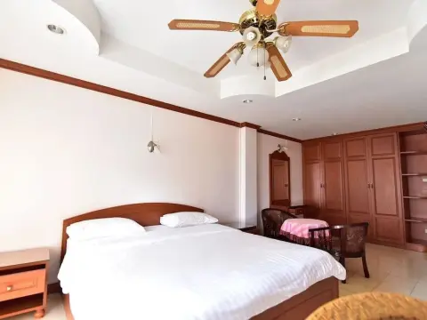 Thip House - Photo 2