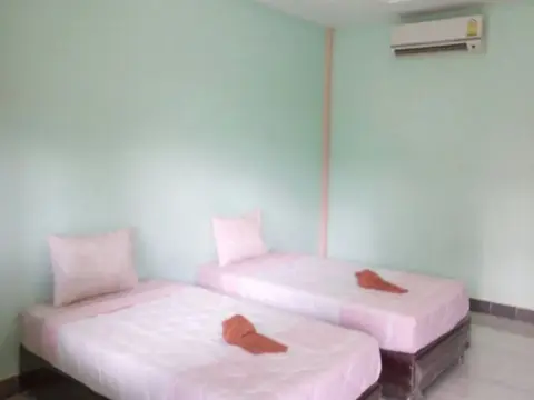 Toffee House Resort - Photo 2