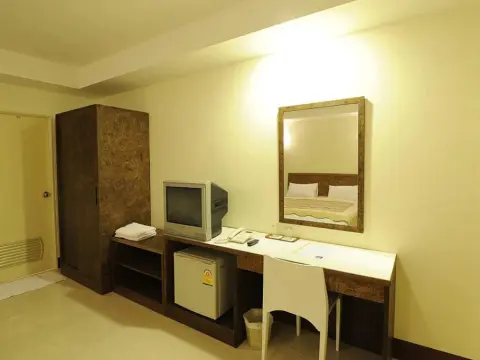 Trat Center Hotel - Photo 3