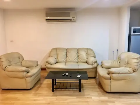 Twin Peaks Sukhumvit Suites - Photo 4