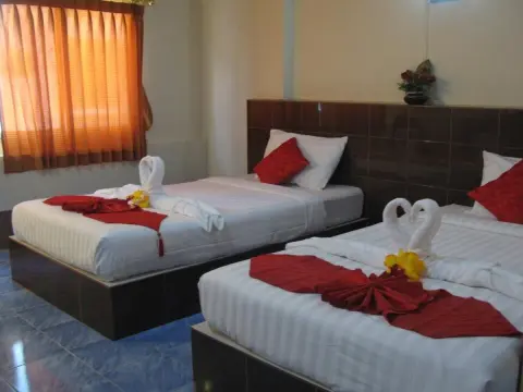 Vech Guesthouse Patong - Photo 4