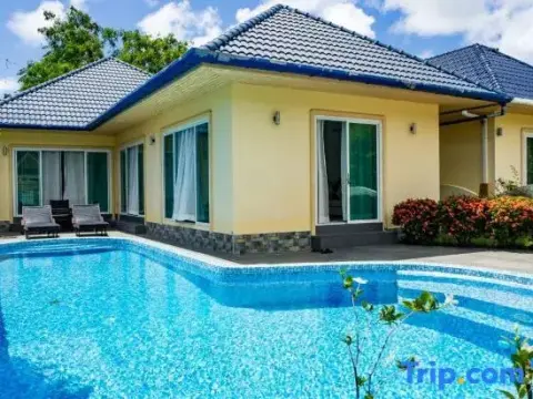 Villa Tanya @ Platinum 3br Private Pool & Jacuzzi - Photo 1