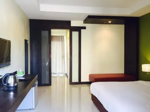 Villa Thiwa Hotel - Photo 4