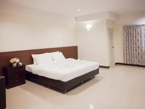 V.Resotel Hotel - фото 4