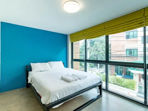 We Living Space - Photo 2