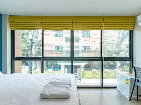 We Living Space - Photo 3