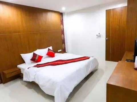 White Ville Apartment - Photo 3