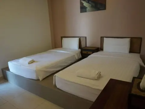 Wongsaisiri Srichiangkhan Hotel - Photo 1