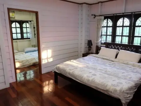 Wood Night House - Foto 1