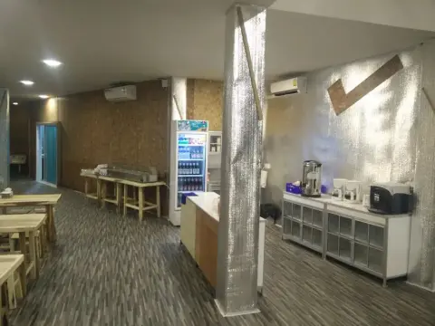 X Kingdom Guest House - Photo 2