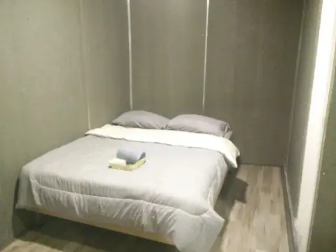 X Kingdom Guest House - Photo 4