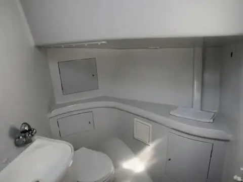 Yacht By The Beach - Photo 4