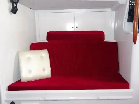 Yacht By The Beach - Photo 2