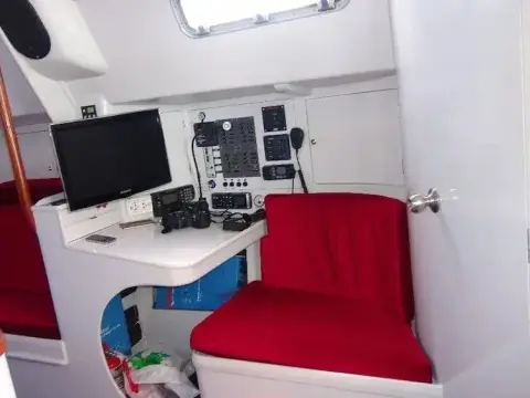 Yacht By The Beach - Photo 3