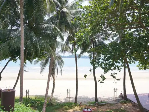 Yaravee Beach and Resort - Photo 1