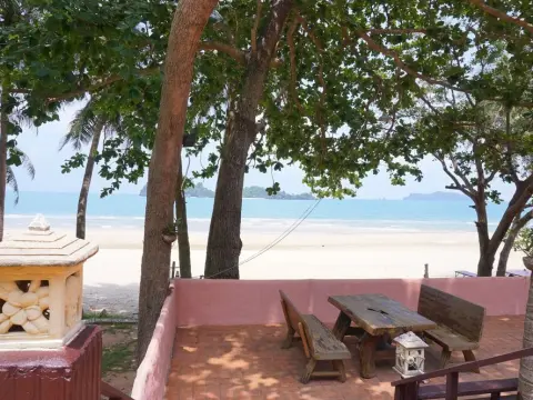 Yaravee Beach and Resort - Photo 2