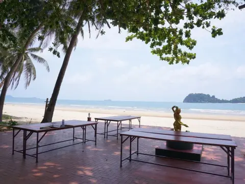 Yaravee Beach and Resort - Photo 4