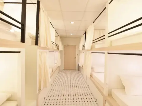 Yellow Mango Hostel - Photo 2