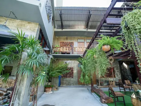 YOLO Chic House - Photo 3