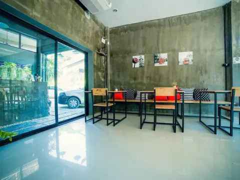 YOLO Chic House - Photo 4