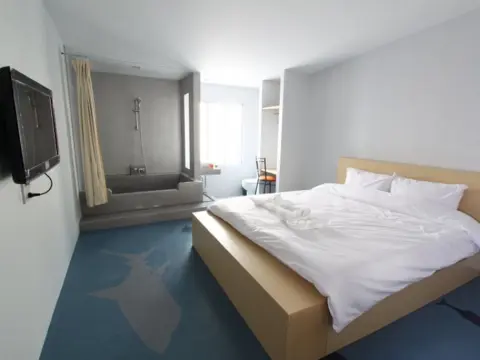 Z2 Boutique Hotel - Photo 3