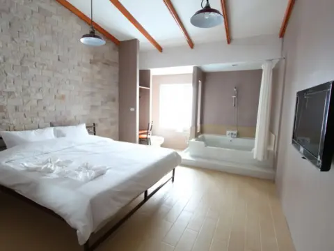 Z2 Boutique Hotel - Photo 4