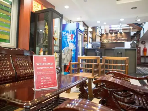 ZEN Rooms Basic Phra Athit - Photo 1