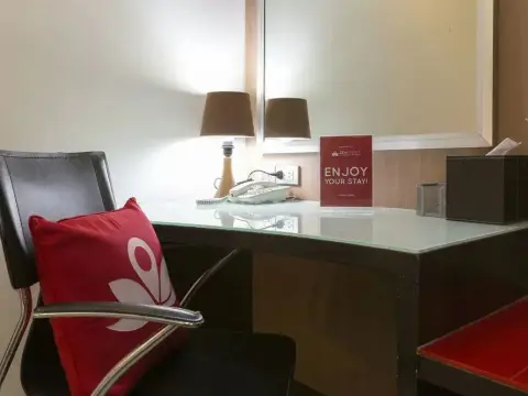 ZEN Rooms Sukhumvit Soi 18 - Photo 2