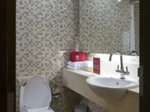 ZEN Rooms Sukhumvit Soi 18 - Photo 3