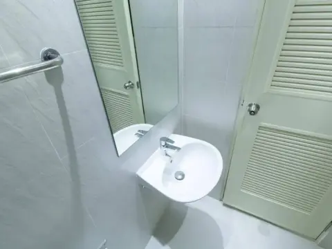 ZEN Rooms Yaowarat soi 7 - Foto 4