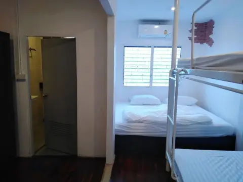 Zleepinezz Hostel - фото 3