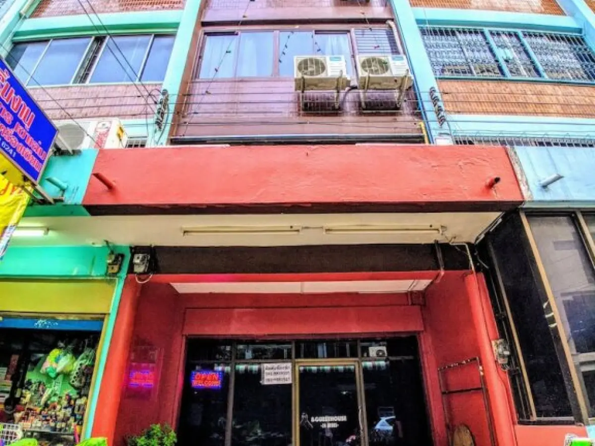 Zuzu Hostel