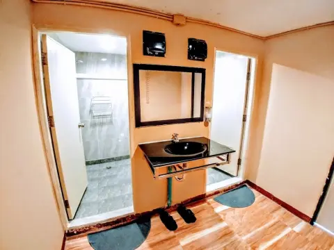 Zuzu Hostel - фото 2