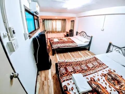 Zuzu Hostel - фото 3