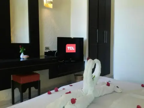 Hotel La Couronne - фото 3