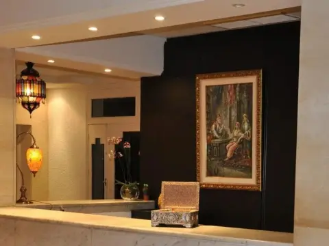 Hotel La Couronne - фото 2