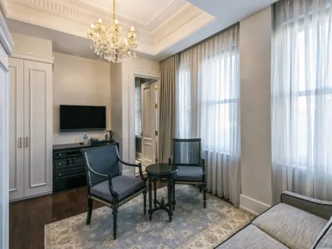 1890 Suites Hotel - Photo 2