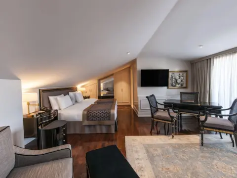 1890 Suites Hotel - Photo 4