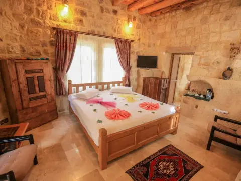 Abu Hayat Cave Suites - Photo 3