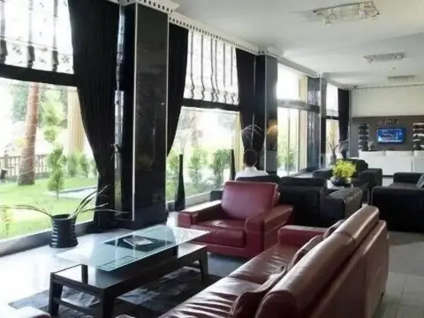 Airport Hotel - Photo 3