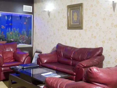 Airport Hotel - Photo 2