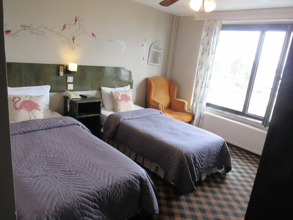 Airport Inn Hotel - Photo 4