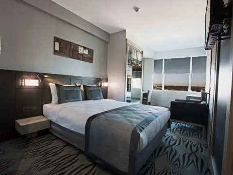 Akoni Hotel - Photo 2