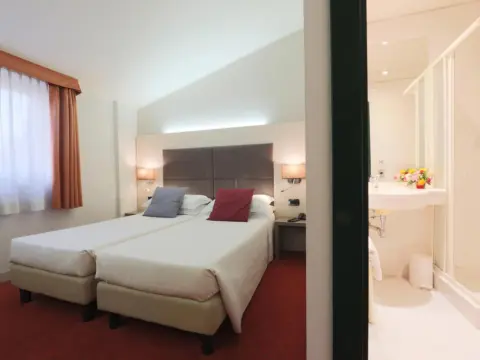 Akoni Hotel - Photo 3