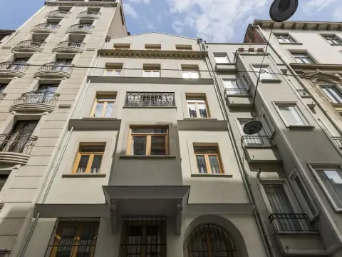 Amalia Flats by Oval - Photo 1