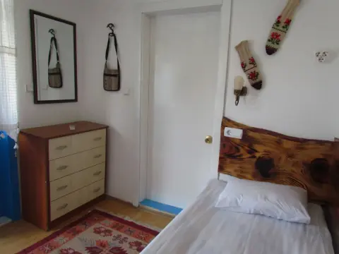 Amazon Antique - Photo 2